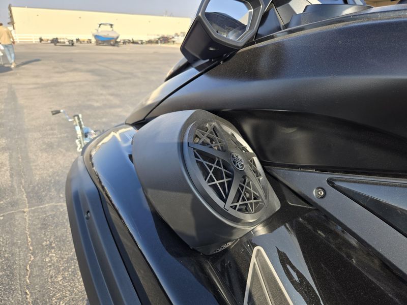 2025 Yamaha FX CRUISER SVHO WAUDIO BLACK Image 14