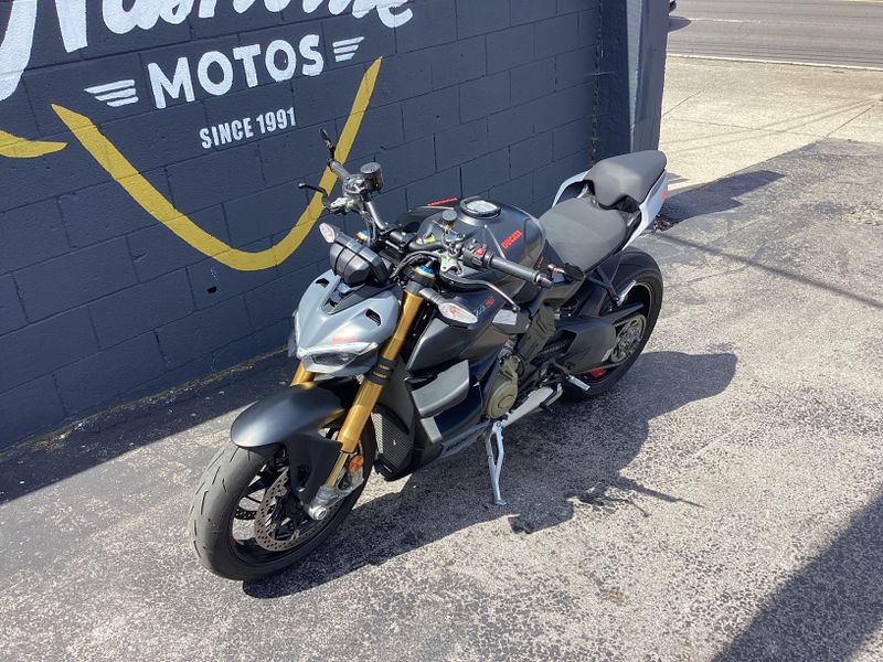 2024 Ducati Streetfighter V4 S