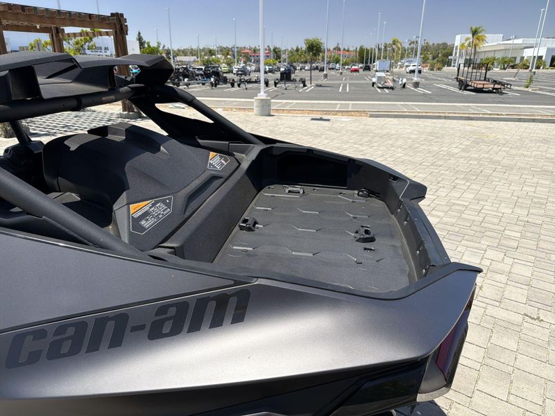 New 2026 Can-Am MAVERICK R MAX X RS WITH SMART-SHOX 999T DCT Image 22