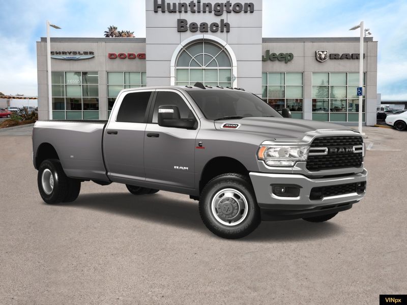 2023 RAM 3500 Big Horn Crew Cab 4x4 DullayImage 8