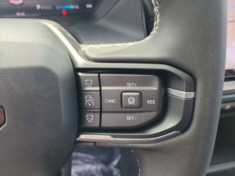 New 2026 Jeep Cherokee Overland 4x4