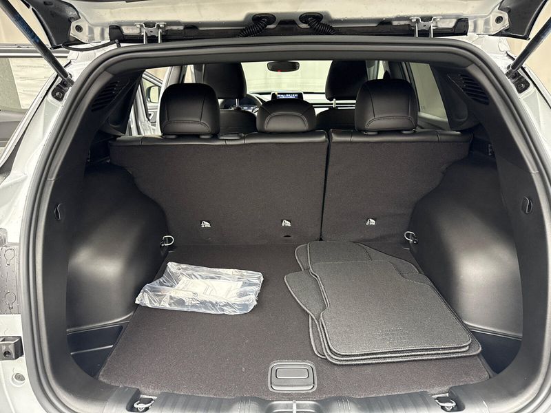 New 2025 Jeep Compass Latitude 4x4Image 16
