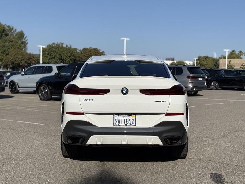 2022 BMW X6 xDrive40iImage 7