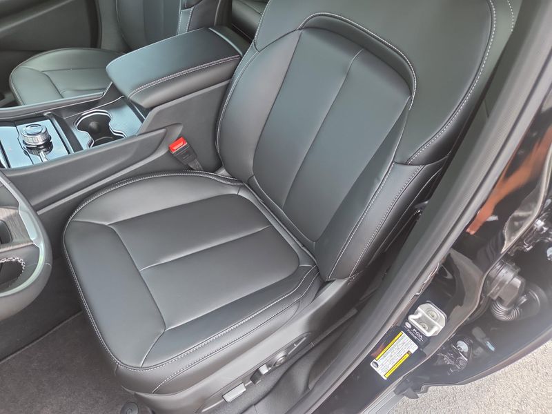 2025 Jeep Grand Cherokee Limited photo 6