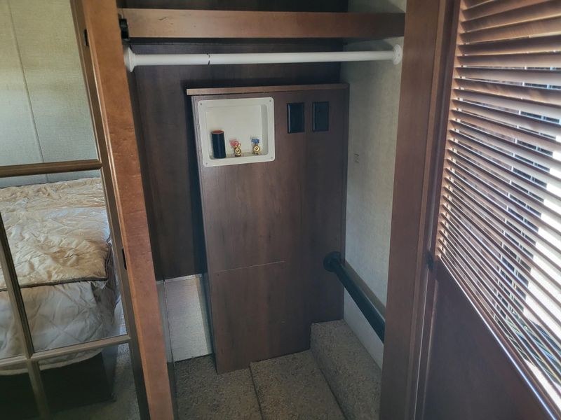 Used 2016 HEARTLAND BIG HORN 3010RE Image 24