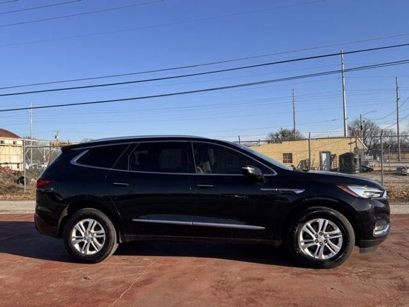 Used 2019 Buick Enclave EssenceImage 4