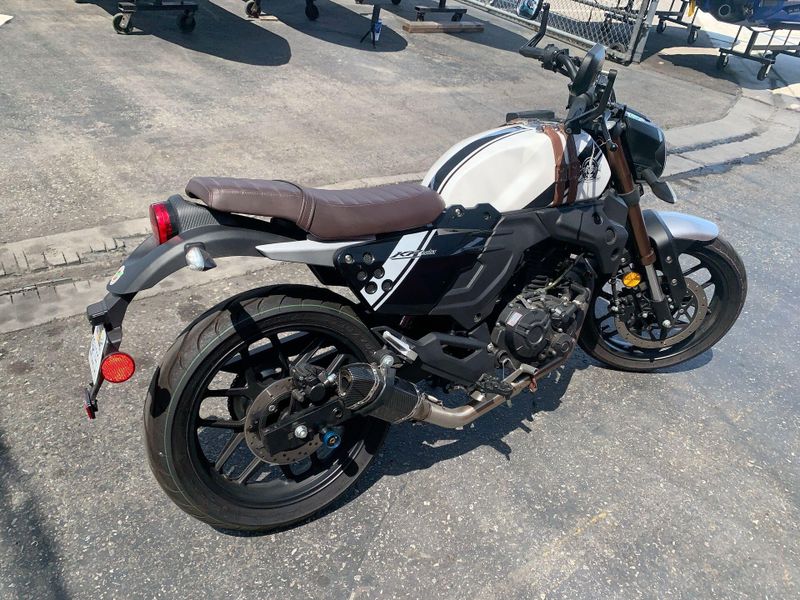 Used 2023 American Lifan KPM 200 Image 14