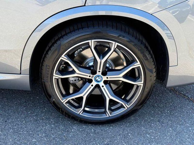 Used 2024 BMW X5 xDrive50eImage 14