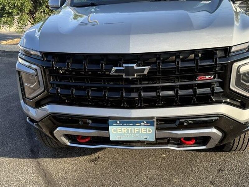 2025 Chevrolet Tahoe Z71 photo 2