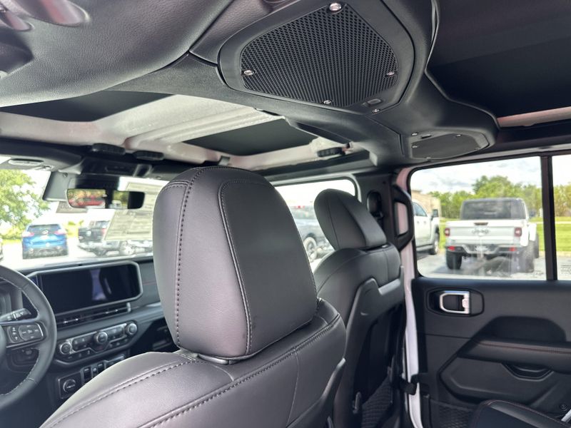 New 2025 Jeep Gladiator Rubicon X 4x4Image 16