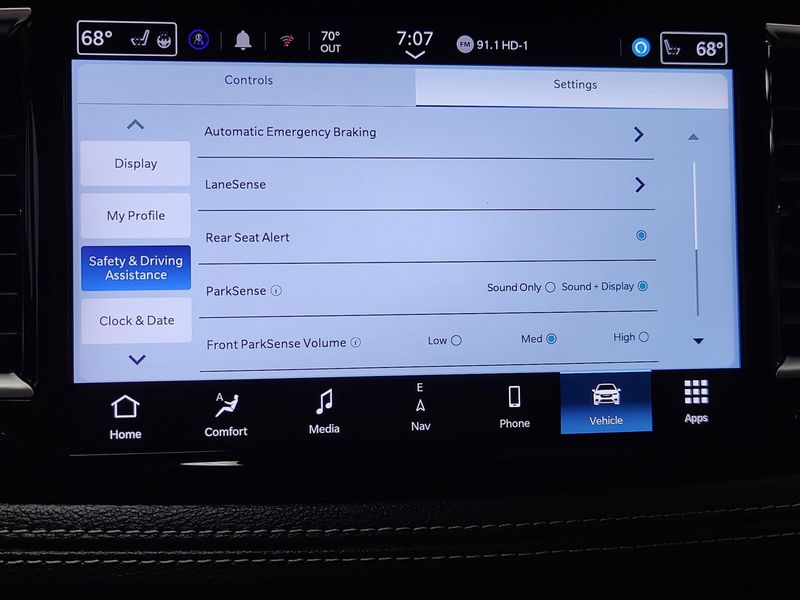 2024 Chrysler Pacifica Limited AWD w/Safety SphereImage 12