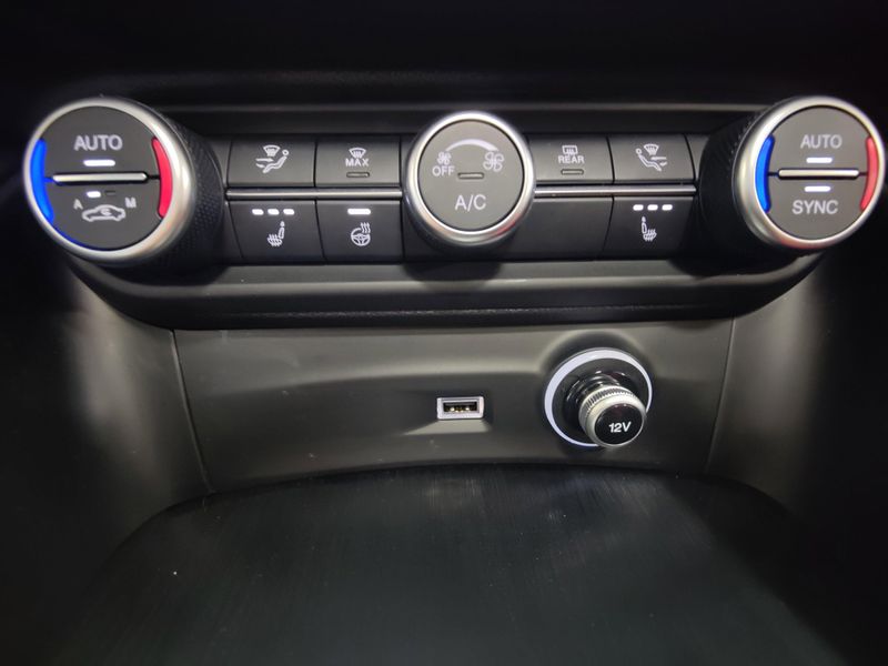 Used 2024 Alfa Romeo Stelvio AWD Sprint w/Sunroof/NavImage 25