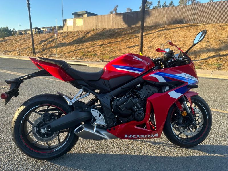 New 2024 Honda CBR650R ABS Image 10