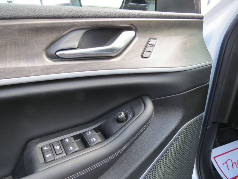 New 2026 Jeep Grand Cherokee L Limited 4x4Image 20