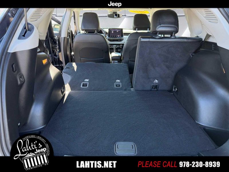 2022 Jeep Compass Latitude photo 13
