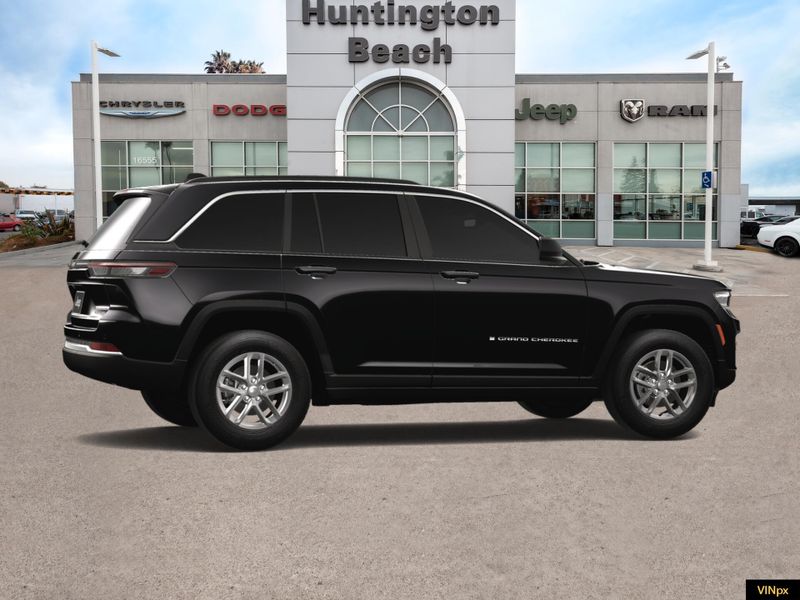 2025 Jeep Grand Cherokee Laredo X 4x2Image 15