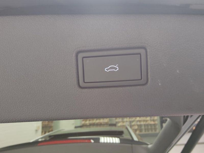 Used 2024 Volkswagen Tiguan AWD SEL R-Line w/Sunroof/NavImage 21