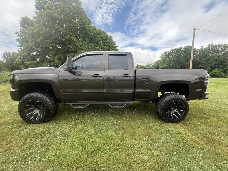 2018 Chevrolet Silverado 1500 LT photo 6