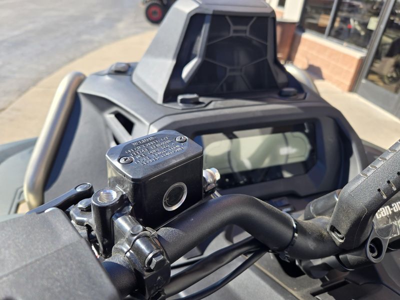 NEW 2026 CAN-AM OUTLANDER X MR 1000R Image 16