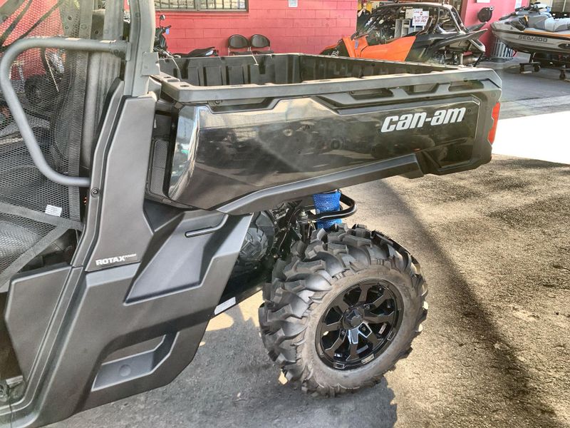 New 2025 Can-Am DEFENDER MAX XT HD10 Image 11