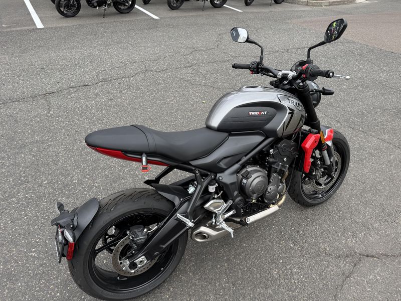 2024 Triumph Trident 660 Silver Ice 
