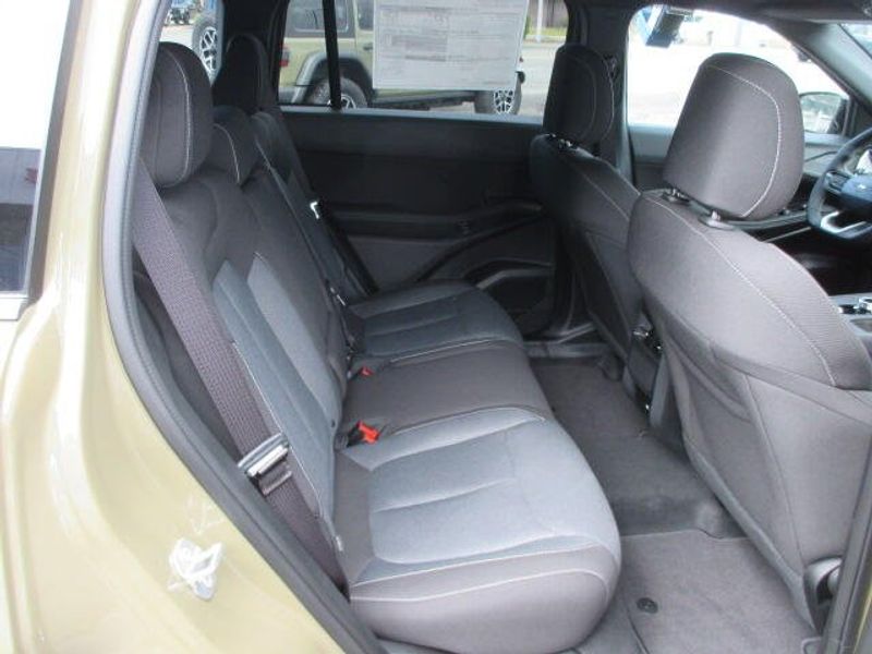 New 2026 Jeep Cherokee Laredo 4x4Image 27