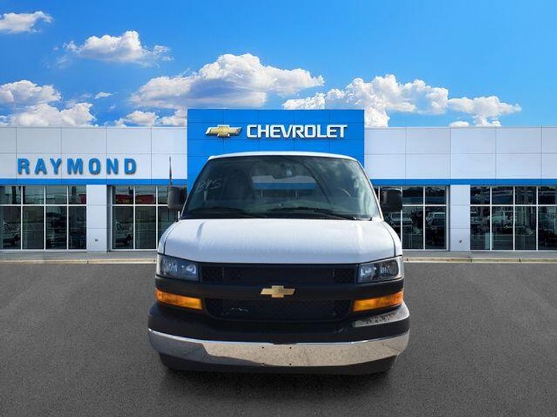 New 2026 Chevrolet Express 3500 Work VanImage 9