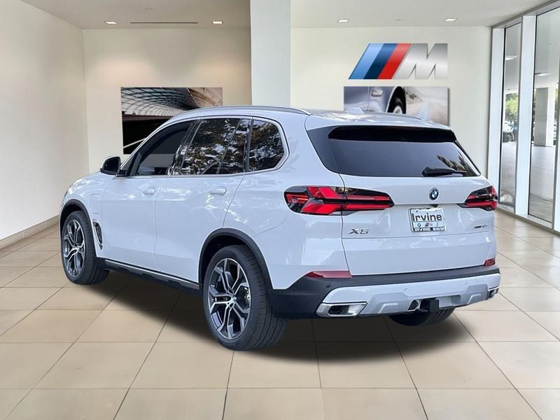 2025 BMW X5 xDrive50eImage 6
