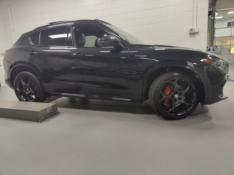2024 Alfa Romeo Stelvio Veloce AWD w/Activ AsstImage 4