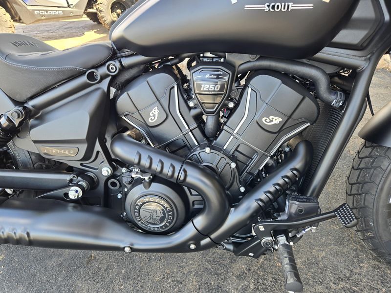 2025 Indian Motorcycle SCOUT BOBBER LIMITED BLACK SMOKE Image 10