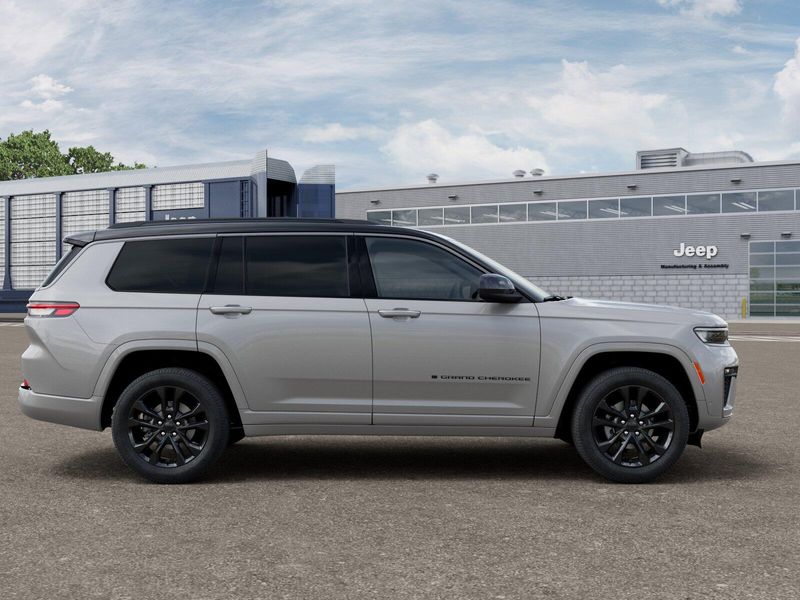 New 2026 Jeep Grand Cherokee L Limited Reserve 4x4