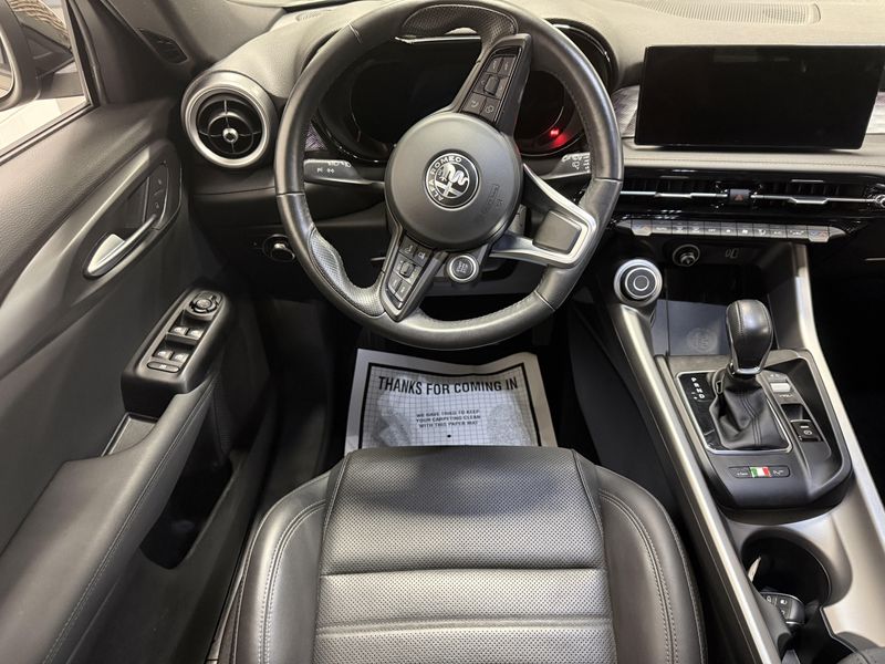 Used 2024 Alfa Romeo Tonale Ti Premium eAWD w/SunroofImage 10