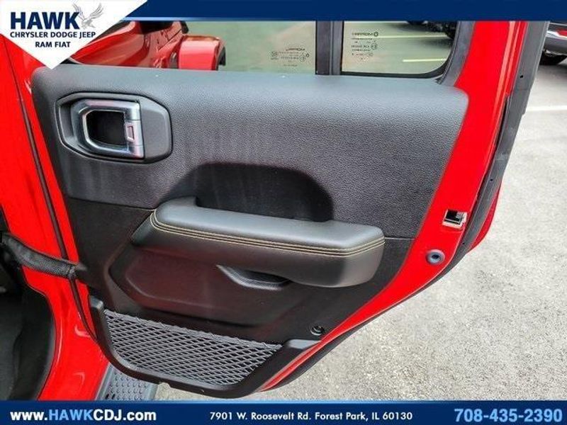 2024 Jeep Wrangler Sahara photo 25