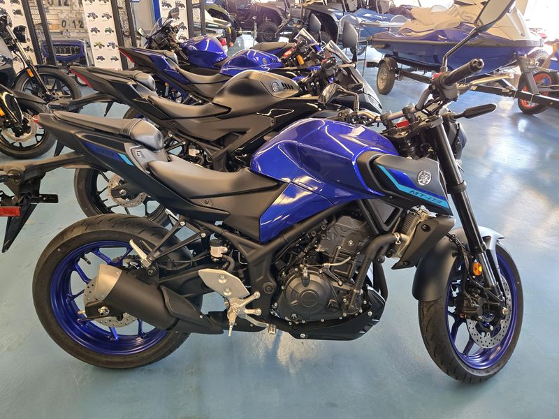 2025 Yamaha MT03 TEAM BLUE Image 2