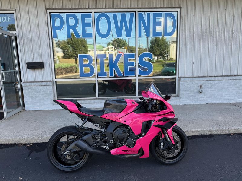 2021 Yamaha YZF-R1Image 1