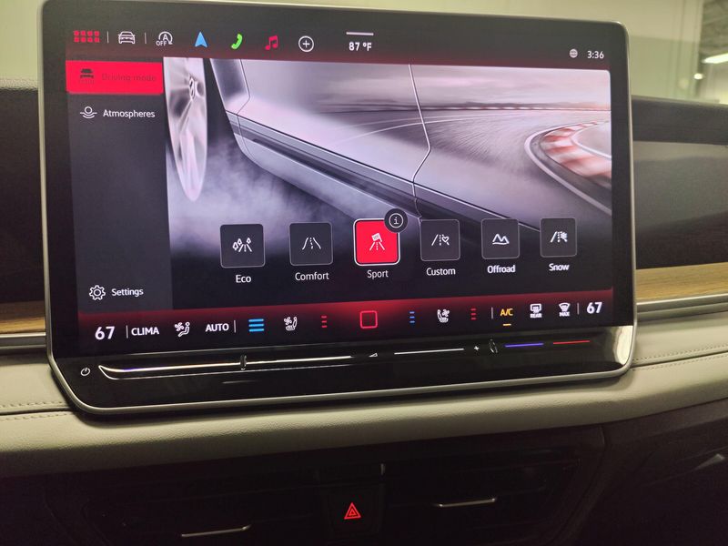 Used 2025 Volkswagen Tiguan SEL AWD R-Line w/Sunroof & NavImage 28