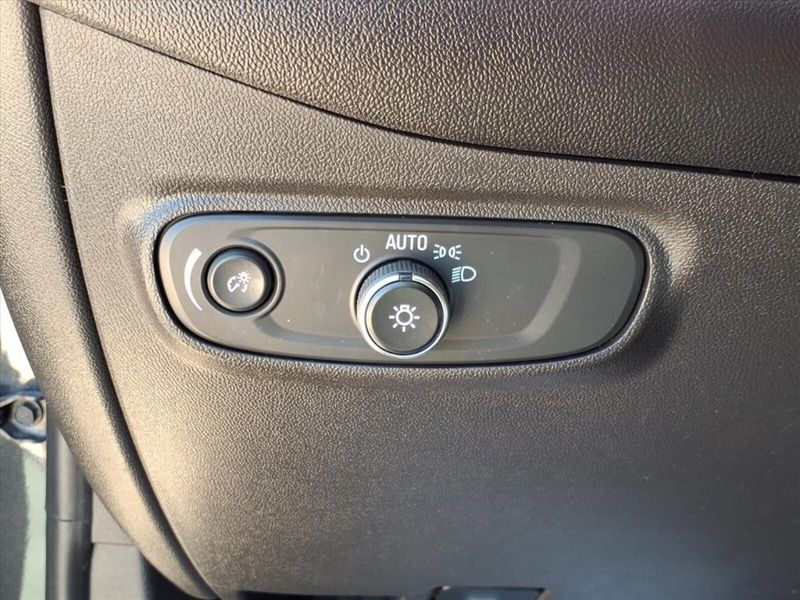 2023 Chevrolet Equinox LT photo 21