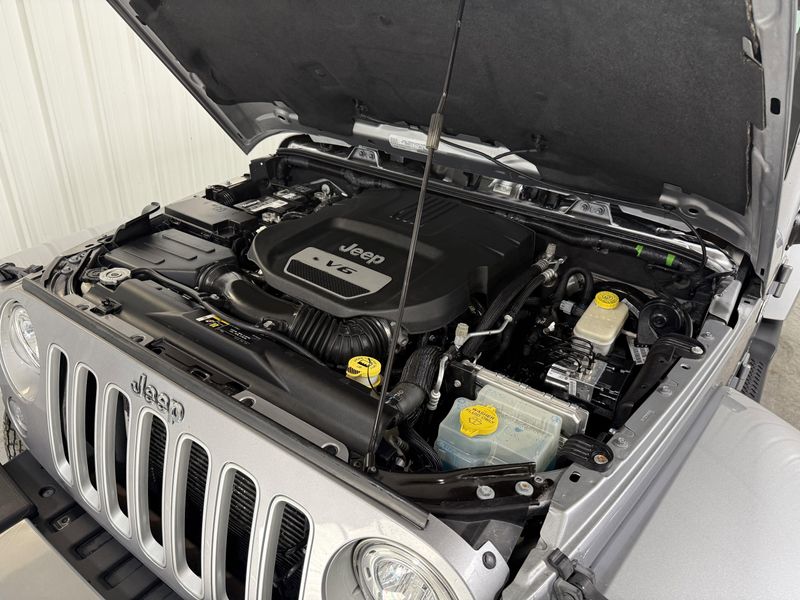 Used 2017 Jeep Wrangler JK SaharaImage 15