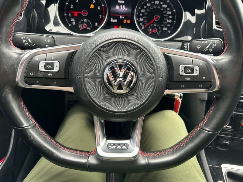 2019 Volkswagen Golf GTI 2.0T SImage 3