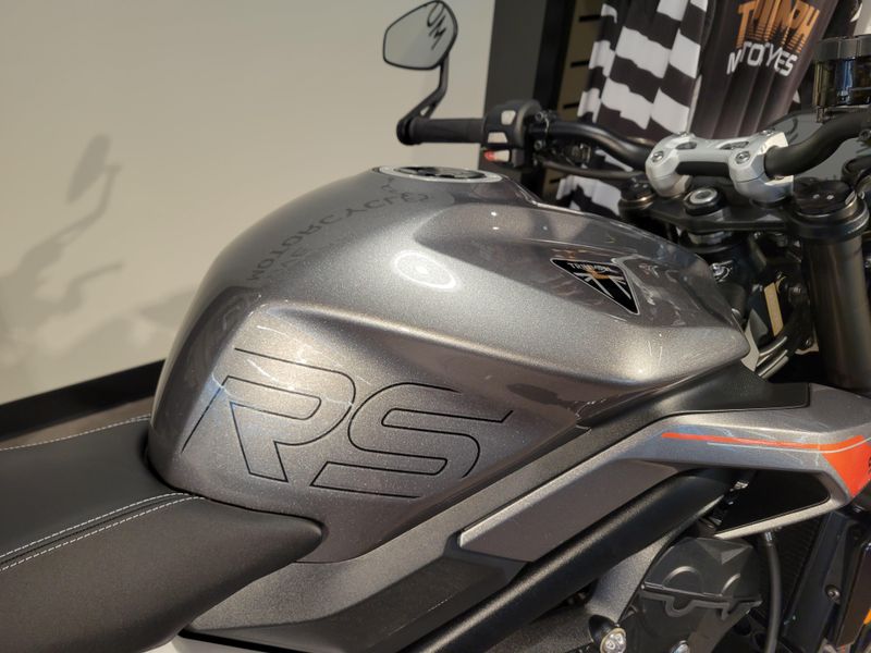 2025 Triumph STREET TRIPLE RS 