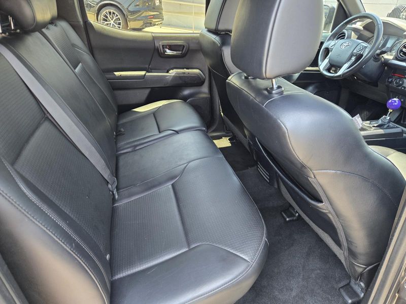 Used 2019 Toyota Tacoma TRD Off Road Double Cab 6' Bed V6 AT (Natl)