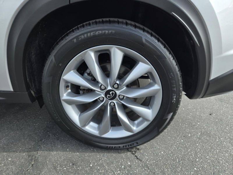 Used 2021 INFINITI QX50 LUXE FWD