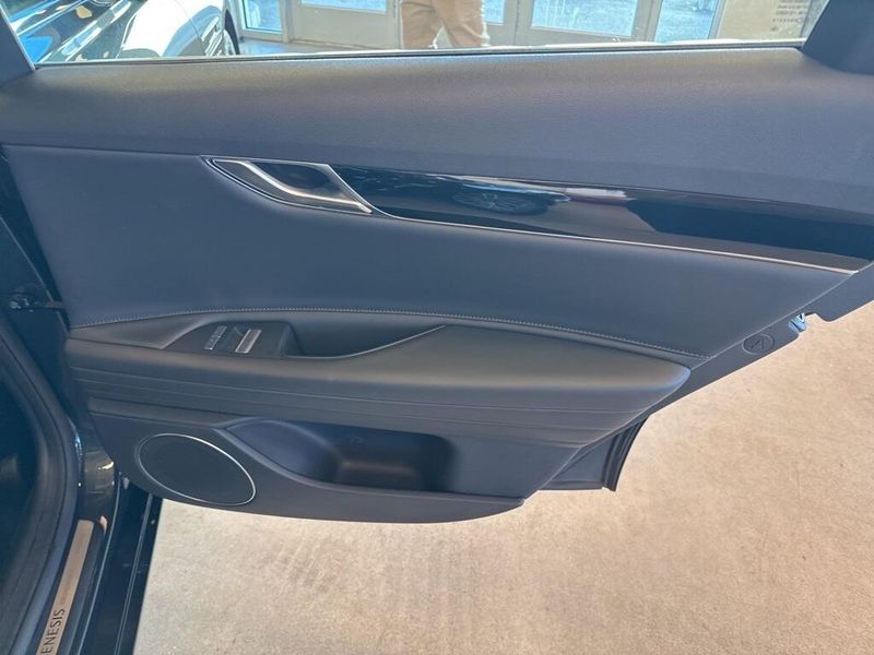 2023 Genesis G80 2.5T