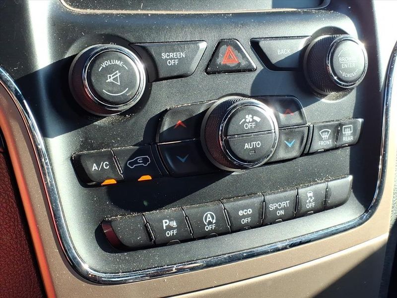 Used 2017 Jeep Grand Cherokee LaredoImage 23