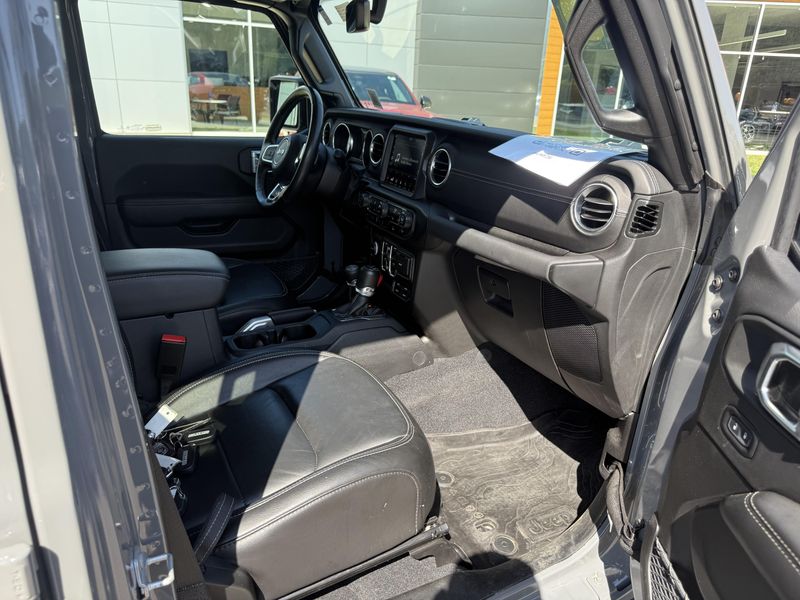 2023 Jeep Wrangler Sahara 4xe photo 11