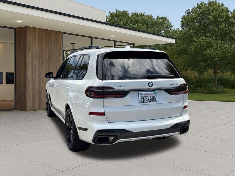 Used 2024 BMW X7 xDrive40iImage 11