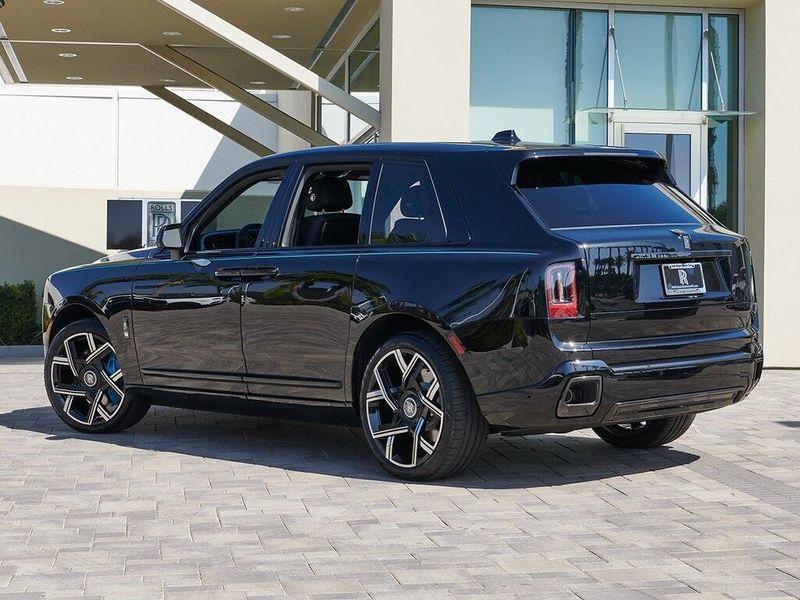 2025 Rolls-Royce Cullinan Image 8