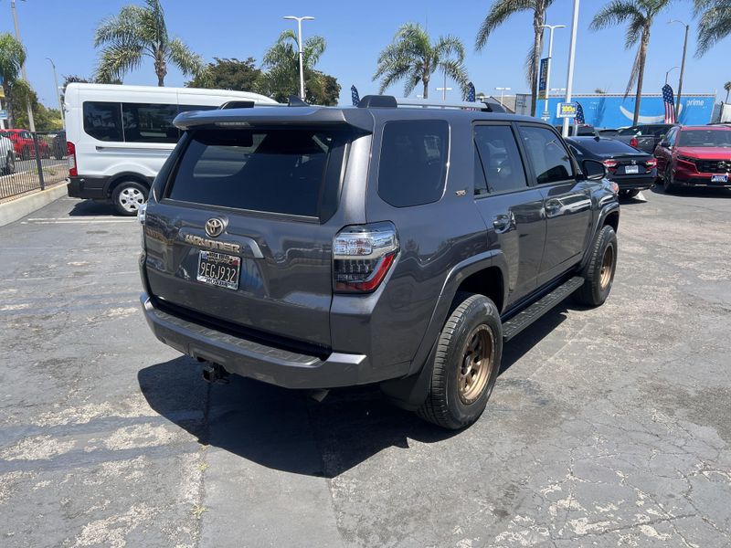 Used 2021 Toyota 4Runner SR5 PremiumImage 3