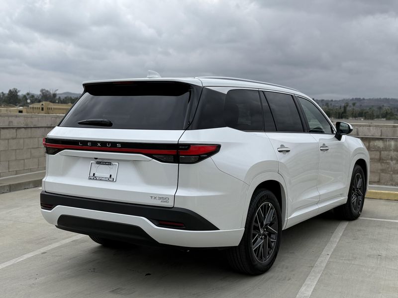 2025 Lexus TX Image 12