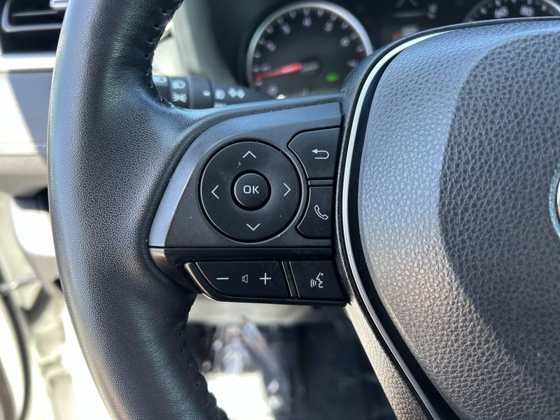 2022 Toyota RAV4 XLE PremiumImage 28
